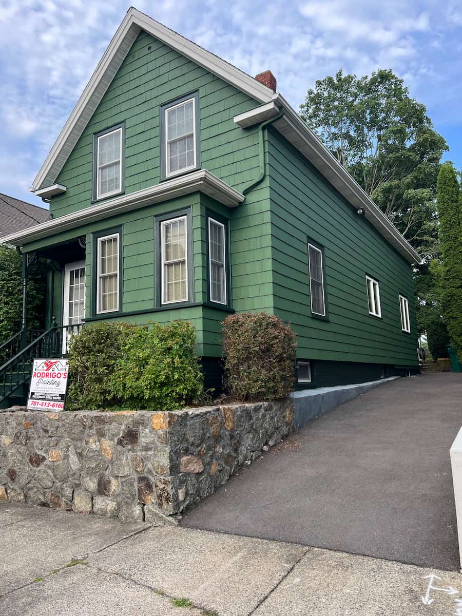 Professional exterior painting near Milton Massachusetts