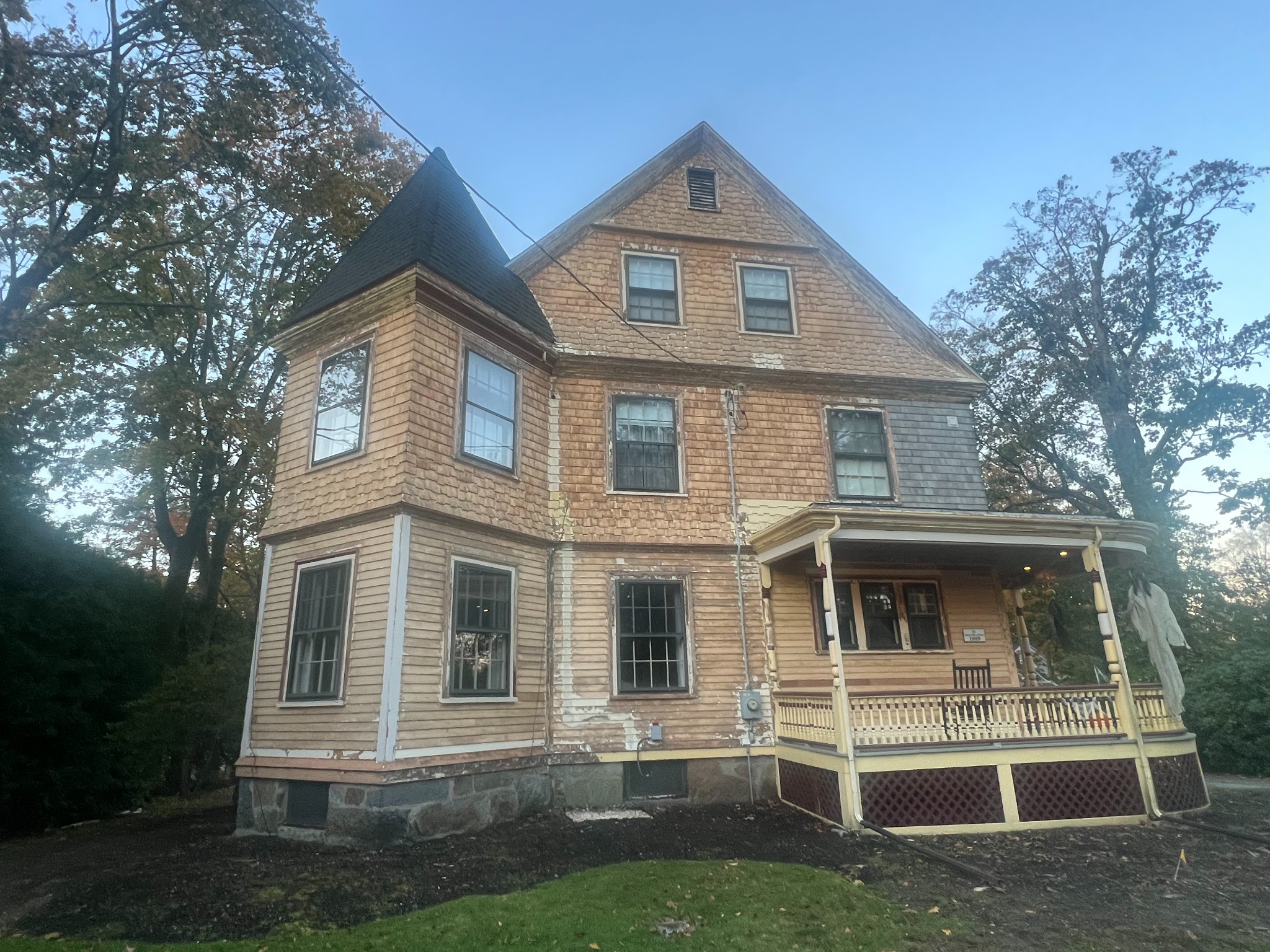How to Prepare a Historic Cedar Shingle Home for Exterior Painting historic cedar shingle home exterior painting preparation Historic cedar shingle home undergoing exterior painting preparation with wood repairs and surface restoration before painting.